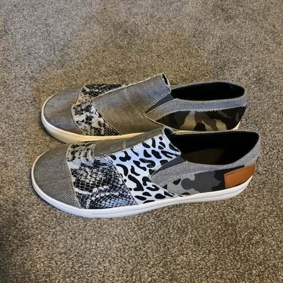 Shoes - Picture 2 of 4